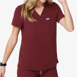 Figs scrub top